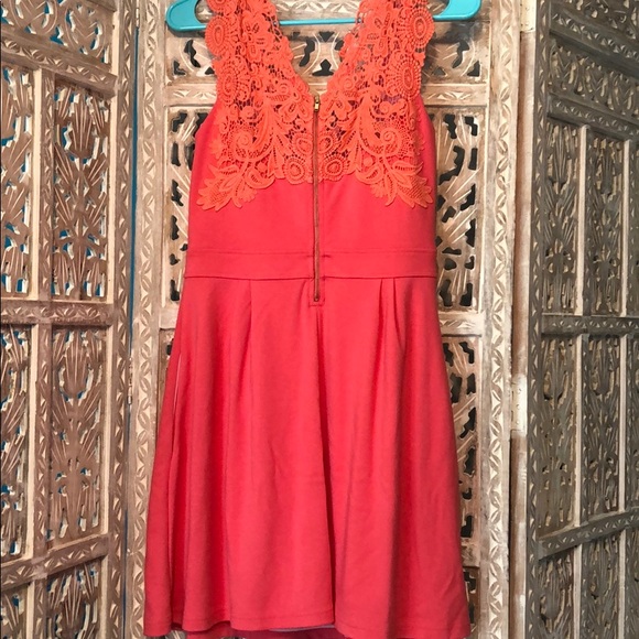 NWOT Lilly Pulitzer Dress w/ Intricate Lace Detail - Picture 1 of 6